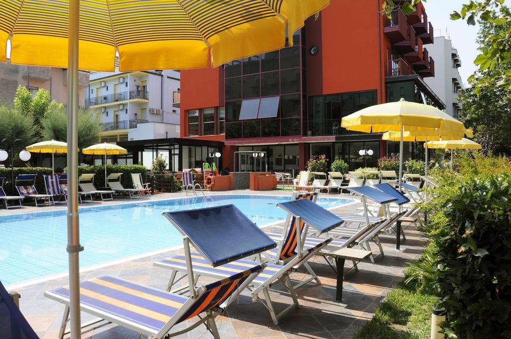 Hotel Prestigio Cesenatico Exteriör bild
