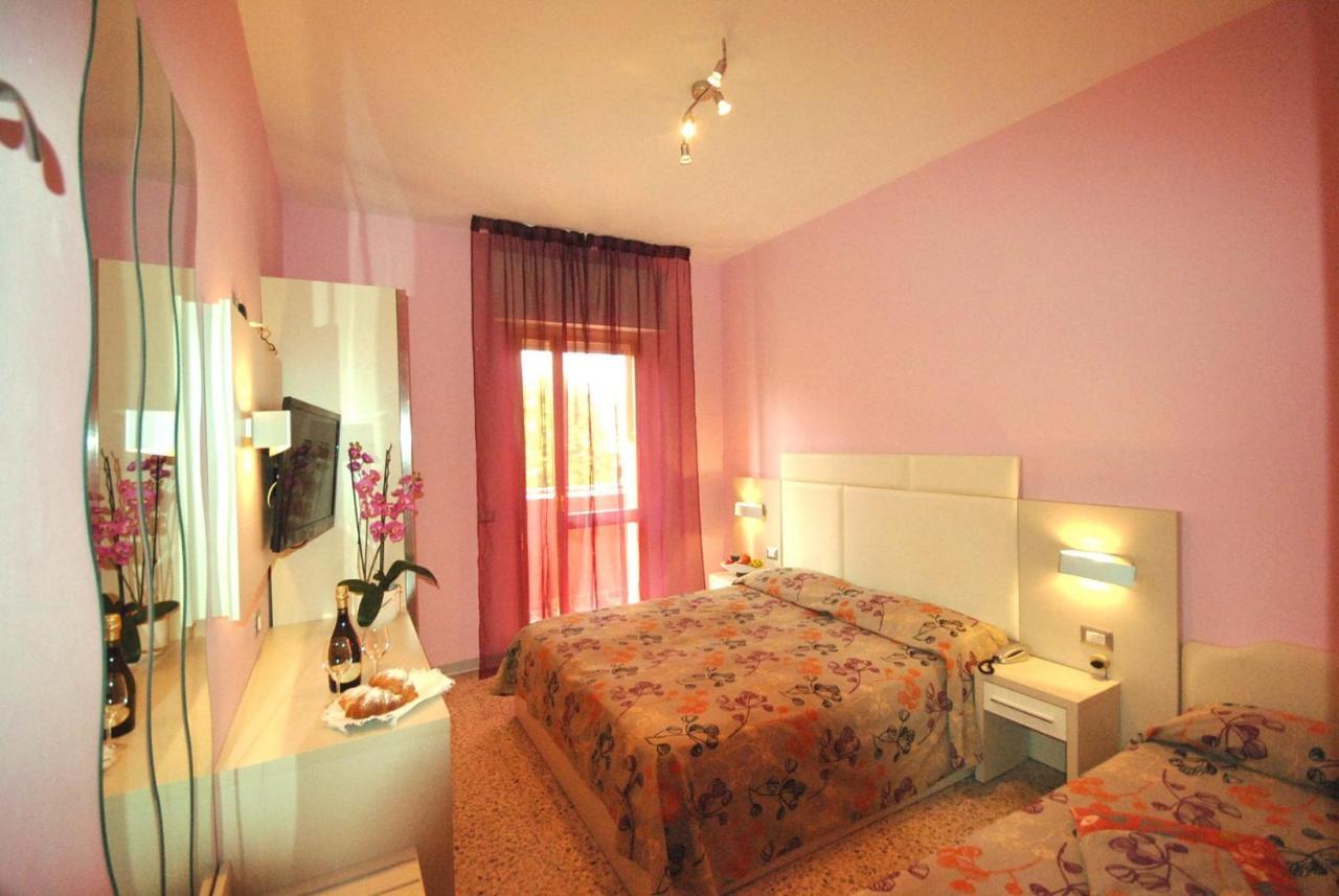 Hotel Prestigio Cesenatico Exteriör bild