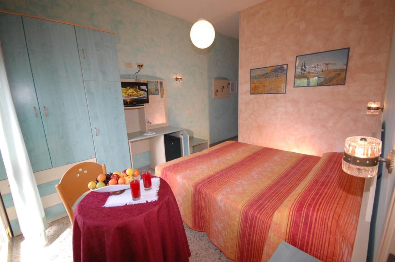 Hotel Prestigio Cesenatico Exteriör bild
